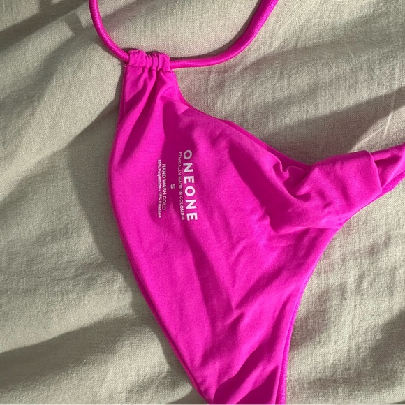 ONEONE SWIM TOP - Picture 4 of 4